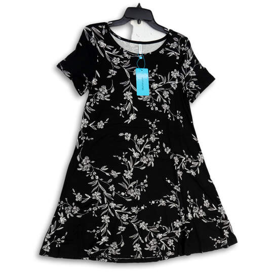 NWT Womens Black White Floral Short Sleeve Pullover Tunic Top Size Medium image number 1