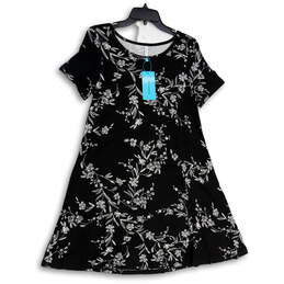 NWT Womens Black White Floral Short Sleeve Pullover Tunic Top Size Medium