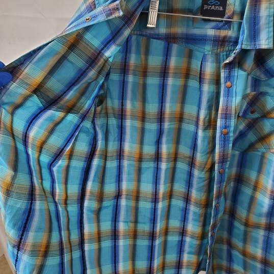 Prana Bright Blue Plaid Men's Short Sleeve Snap Up Cotton/Poly Shirt Size M image number 3