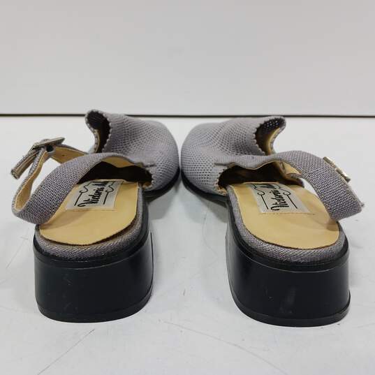 Women's Gray Heeled Sandals Size 8M image number 4