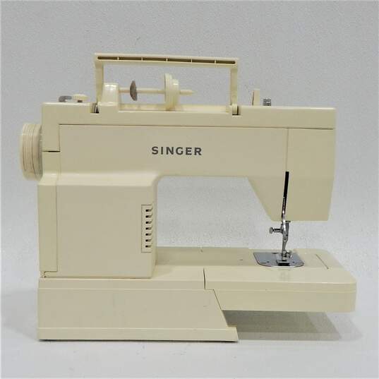 Singer Electric Sewing Machine 4528C w/ Accessories & Manual image number 7