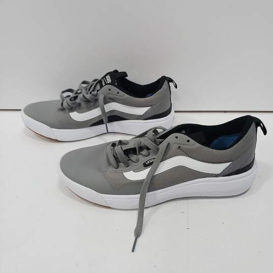 Men's Ulta Range Cush Grey Low-Cut Shoes Size 9 image number 2