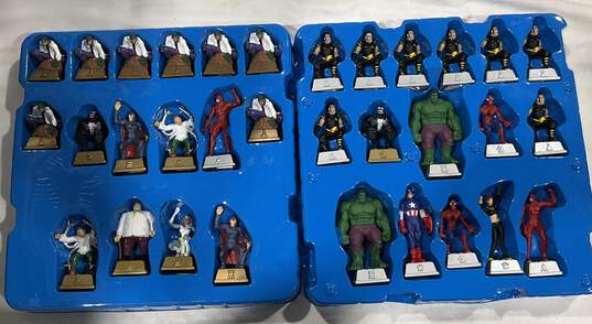 Marvel Heroes Chess Set image number 2