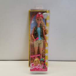 Mattel FJB12 Paleontologist Barbie Doll