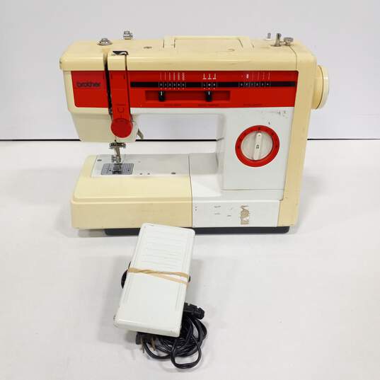 Brother VX810 Sewing Machine image number 2