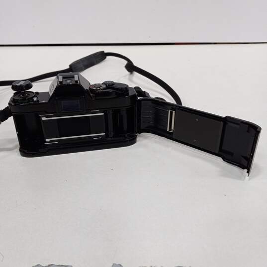 Black Canon AL-1 Vintage Film Camera In Bag w/ Accessories image number 6