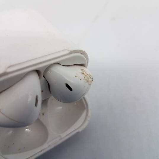 Apple Air Pods for Parts and Repair image number 4
