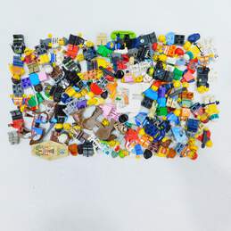 9.7 Oz. Miscellaneous LEGO Minifigures Bulk Lot