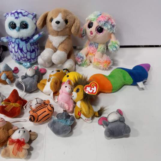 Assorted Bundle of 23 Stuffed Animals image number 3