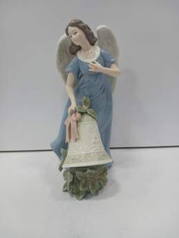 Grandeur Noel Collectors Angel Figurine