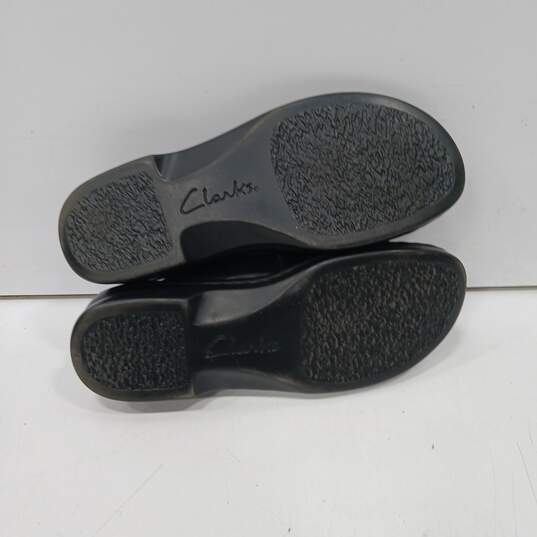 Women's Clarks Black Leather Slip-On Comfort Shoes Sz 7M image number 5