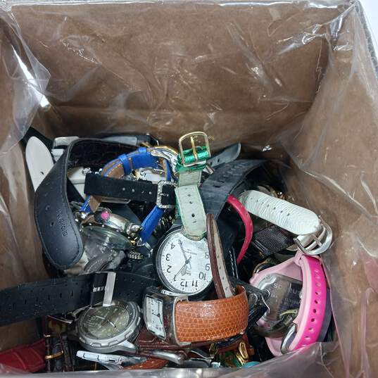 8.6 Pounds Of Assorted Wristwatches image number 3