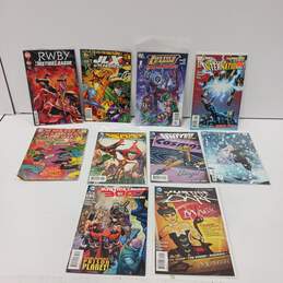 Bundle of 10 Justice League DC Comic Books