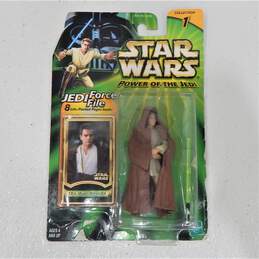 Assorted Sealed Hasbro Star Wars Action Figures & Keychain alternative image
