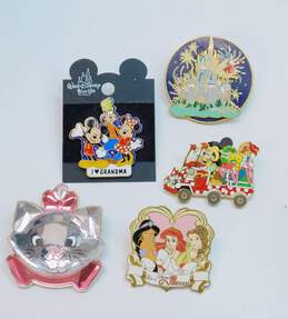 Collectible Disney Mickey & Minnie Mouse Princesses & Tinkerbell Variety Character Trading Pins 85.8g