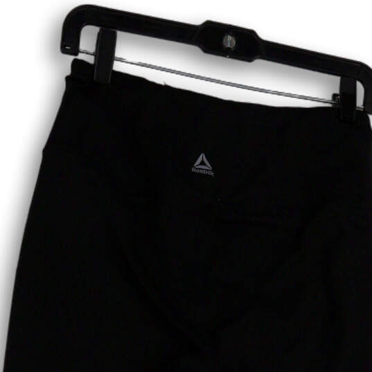 Womens Black Elastic Waist Flat Front Pull-On Skinny Leg Capri Pants Size M image number 4