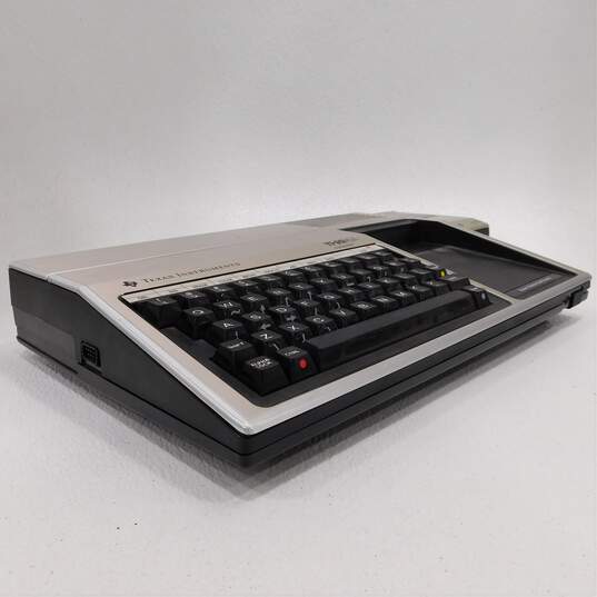 Texas Instruments TI-99/4A Computer image number 2