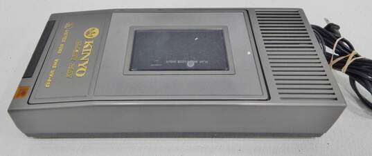 VNTG Kinyo Brand UV-413 Model Super Slim VHS/Video Cassette Rewinder w/ Original Box and Power Cable image number 3