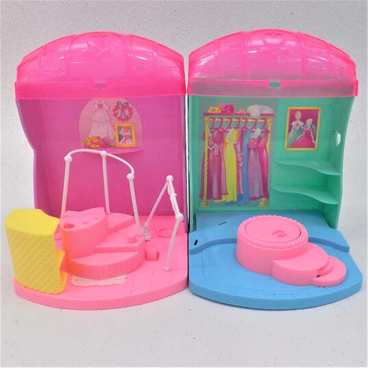 VNTG Melanie's Mall Playset W/ Dolls Accessories Clothing Furniture Pets image number 6
