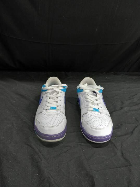 Women's Nike Air Sneakers Size 8 image number 2
