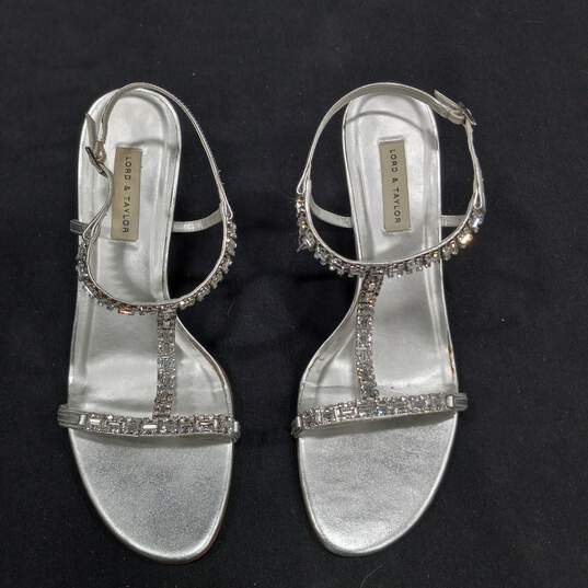 Lord & Taylor 719A Dazzle 93 Silver Metallic Heels Size 9M IOB image number 4