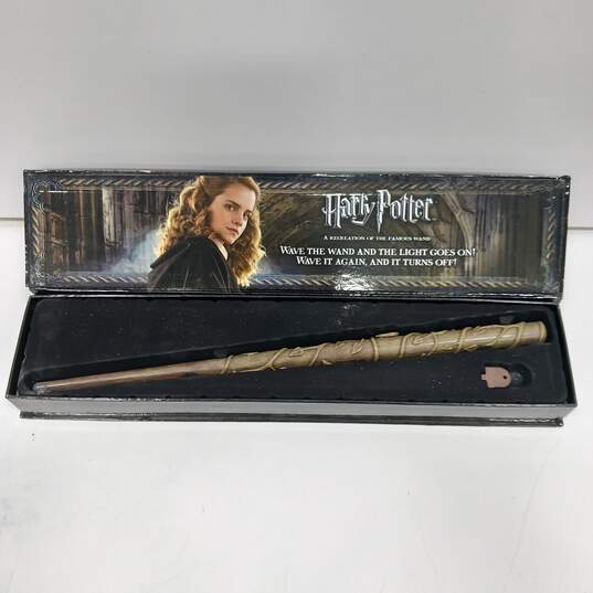 Harry Potter Hermione Grangers Wand with Illuminating Tip image number 1