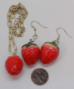 VNTG Mixed Materials Cottagecore Kawaii Strawberry Earrings & Pendant Necklace alternative image