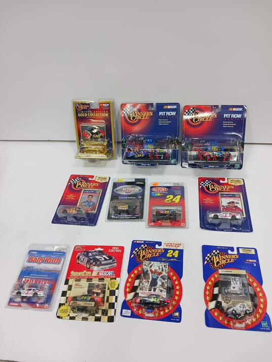 Lot of Assorted NASCAR Jeff Gordon Car Toys And Accessories image number 2
