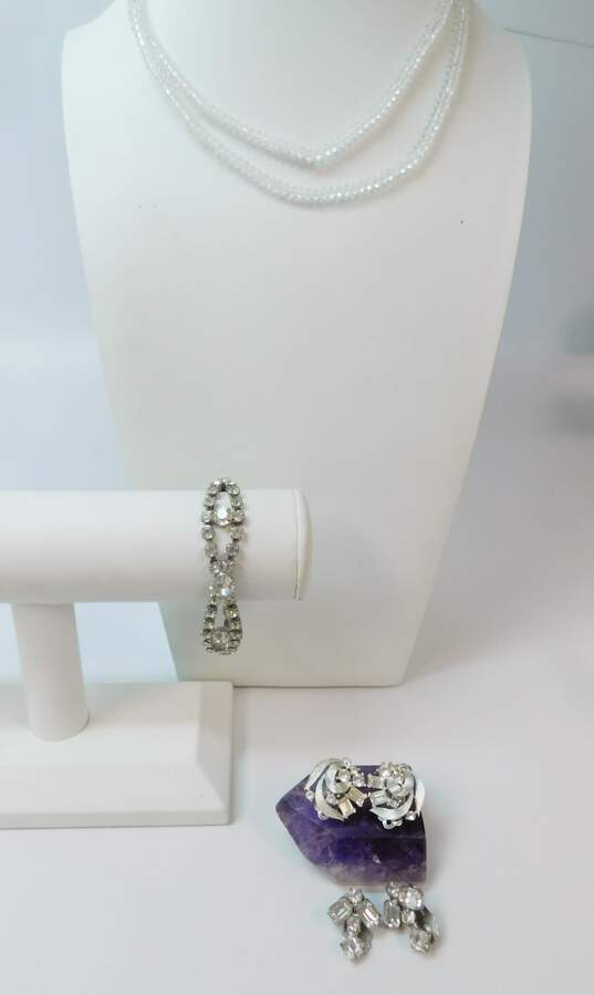 Lisner & Vintage Silvertone Clear & Aurora Borealis Crystal Beaded Necklace Icy Rhinestone Cluster Clip On Earrings Bracelet & Fur Clip 61.2g image number 1
