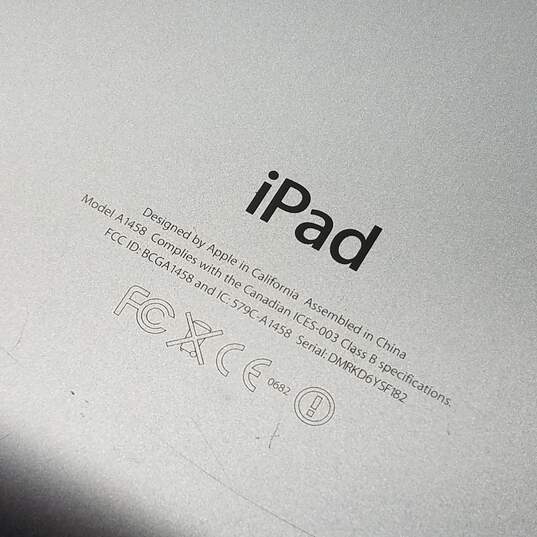 Apple iPad 4th Gen. (A1458) 16GB Black iOS 10.3.3 image number 2