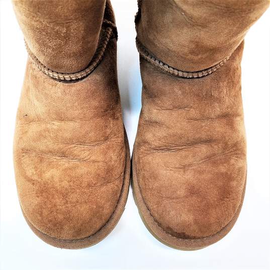 UGG Sheeskin Suede Classic Short Chestnut Women Boots US 5 image number 6
