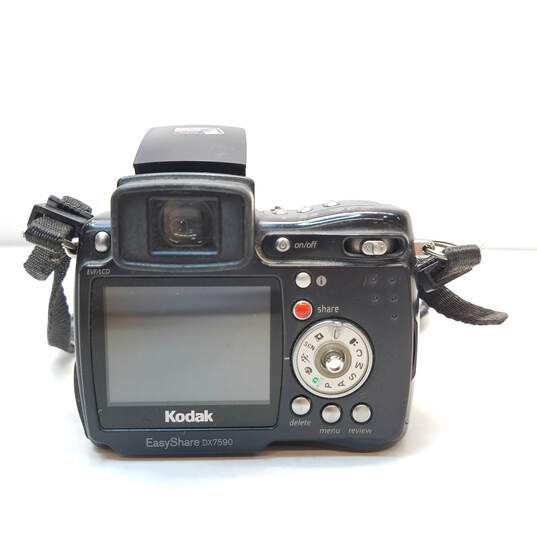 Set of 2 Kodak EasyShare Digital Cameras image number 11