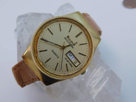 Vintage Bulova Accutron Dual-Day Leather Band Men's Dress Watch 39.7g image number 2