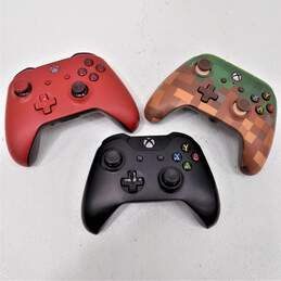 3 Microsoft Xbox One Controllers