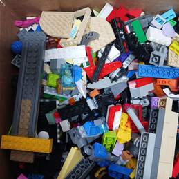 10.5lbs. of Assorted LEGO Building Bricks alternative image