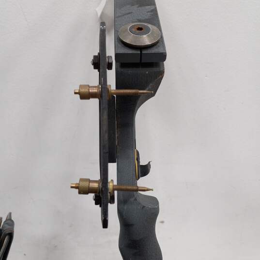 Browning Youth Black & Gray Compound Bow FOX I LV3A image number 5