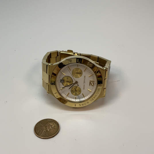 Designer Michael Kors Wyatt MK-5933 Gold-Tone Round Dial Analog Wristwatch image number 3