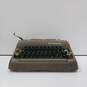 Vintage Smith Corona Clipper Typewriter image number 2