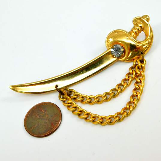 Vintage Coro Gold Tone & Rhinestone Sword Dagger Chain Accent Brooch 11.3g image number 2