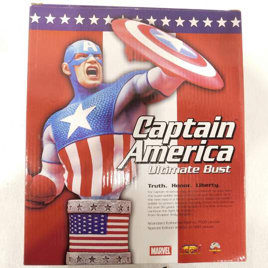 Sealed 2002 Diamond Select Marvel Captain America Ultimate Bust image number 2