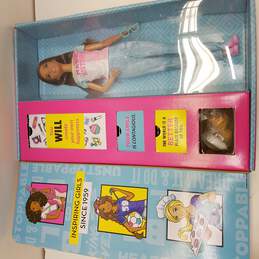 Barbie Careers Surprise Closet Doll with Glasses & Accessories alternative image