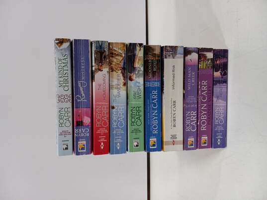 Lot of Robyn Carr Romance Novels image number 1