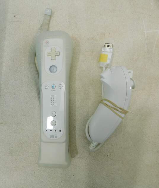 Nintendo Wii IOB image number 2