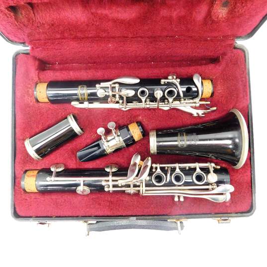 Bundy Brand B Flat Student Clarinets w/ Cases and Accessories (Set of 2) image number 5