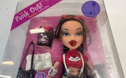 Bratz Dana Doll Funk Out Fashion Collection 2004 Toy Of The Year Edition NIP alternative image