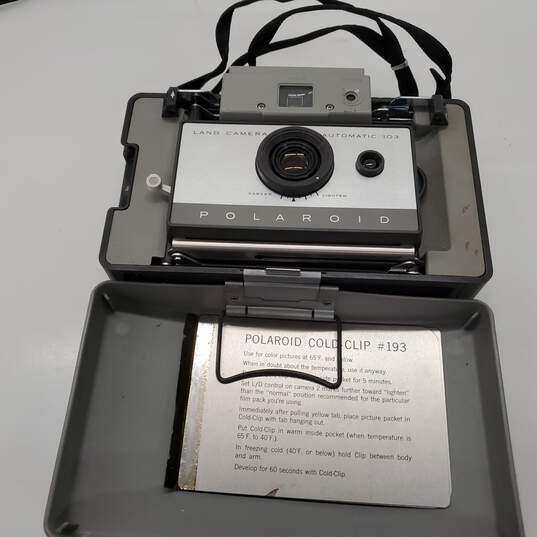 Polaroid Automatic 103 Land Camera, Flash, Case & Accessories image number 2