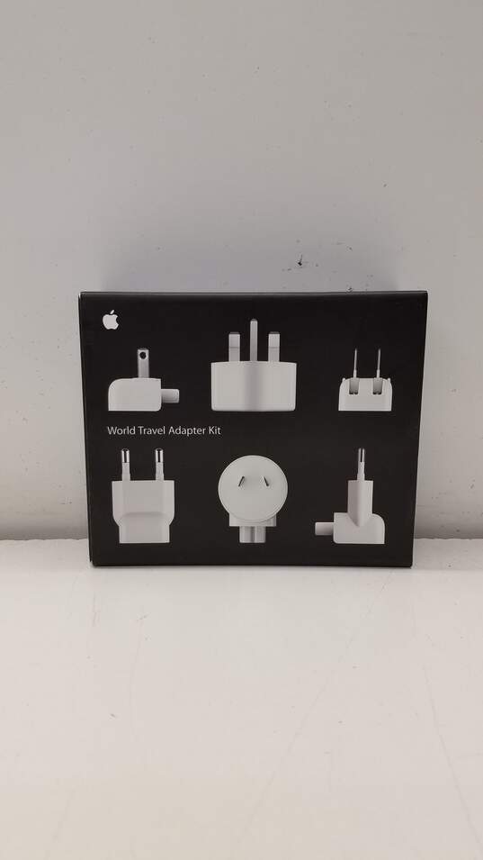 Apple World Travel Adapter Kit image number 1