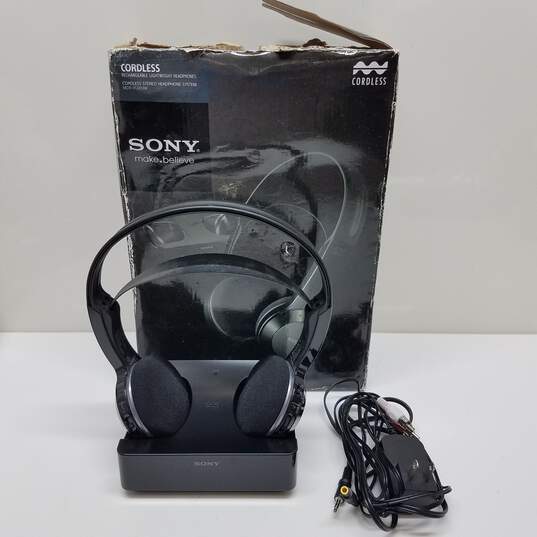 Sony cordless rechargeable headphones with charging dock and cords untested image number 1