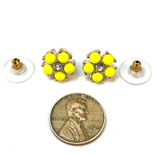 Designer J. Crew Gold-Tone Yellow Bubble Stone Flower Shape Stud Earrings image number 2