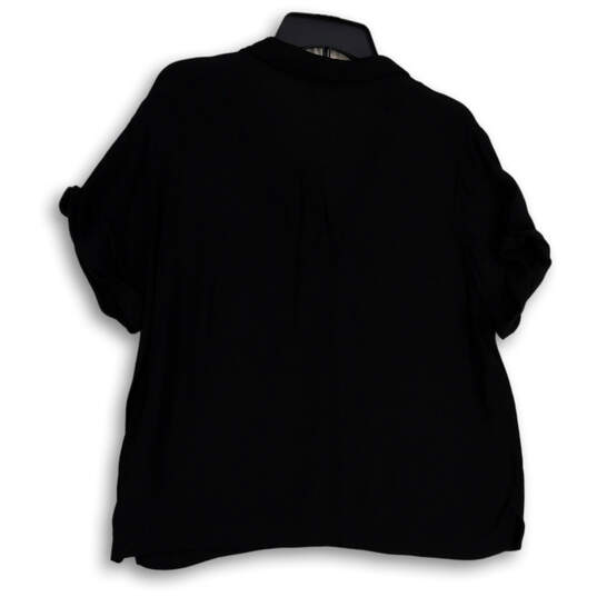 Womens Black Short Sleeve Notch Collar Regular Fit Button-Up Shirt Size L image number 2
